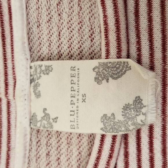 Blu-Pepper Women's Top - Picture 2 of 6